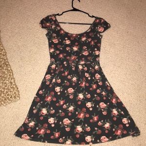 Super cute and comfy rose print skater dress